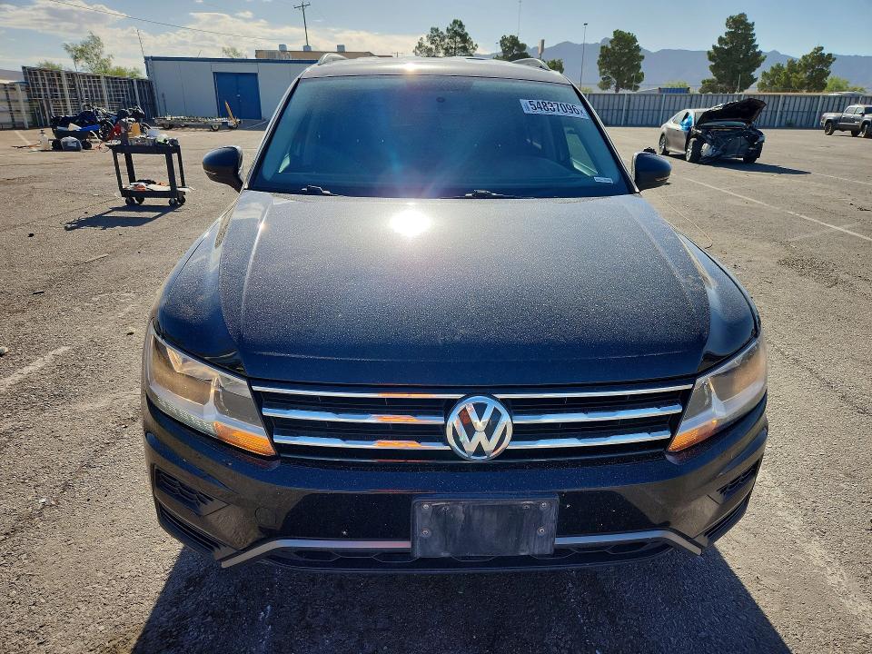 Продажа на аукционе авто 2018 Volkswagen Tiguan, vin: 3VV1B7AX7JM087740, номер лота: 54837096