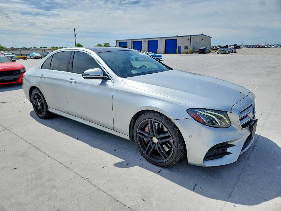52462026 :رقم المزاد ، WDDZF4JB4HA042440 vin ، 2017 Mercedes-benz E مزاد بيع