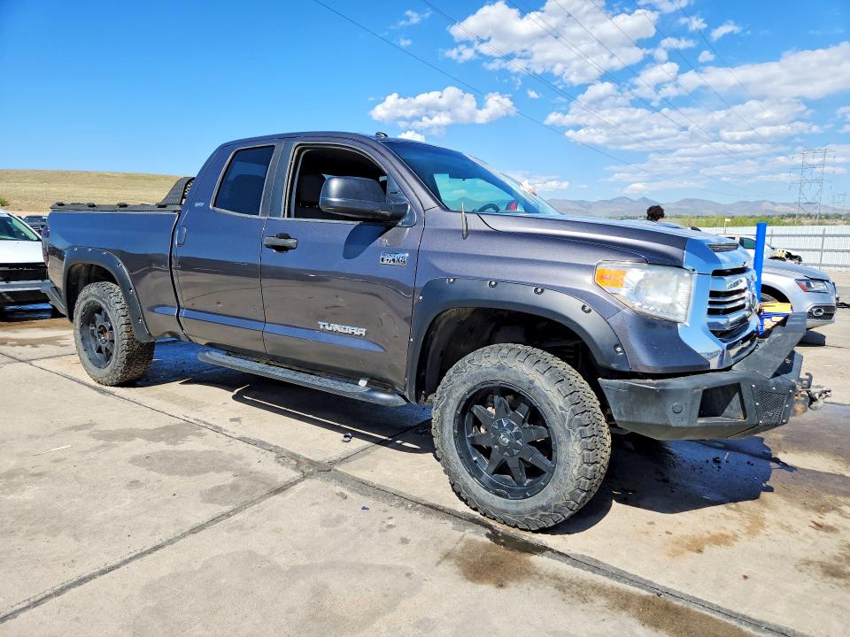 Auction sale of the 2017 Toyota Tundra, vin: 5TFUW5F1XHX641320, lot number: 53350266