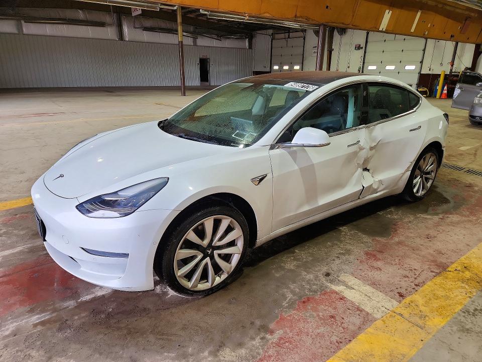 54897176 :رقم المزاد ، 5YJ3E1EA1JF126506 vin ، 2018 Tesla Model 3 مزاد بيع