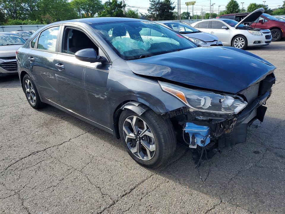 2020 Kia Forte მანქანა იყიდება აუქციონზე, vin: 3KPF24AD5LE261214, აუქციონის ნომერი: 52403486
