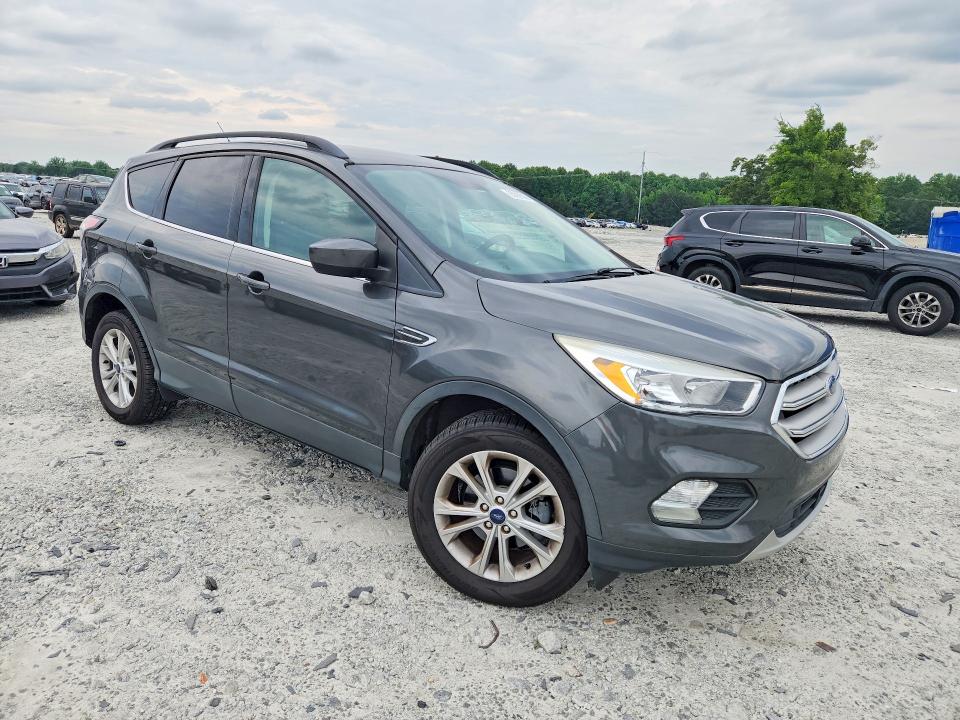55598506 :رقم المزاد ، 1FMCU0GD4JUC20323 vin ، 2018 Ford Escape مزاد بيع