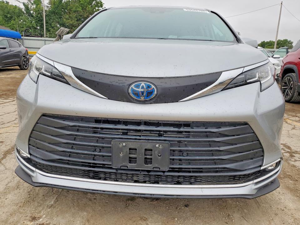 Продажа на аукционе авто 2021 Toyota Sienna, vin: 5TDJRKEC5MS020112, номер лота: 53548786