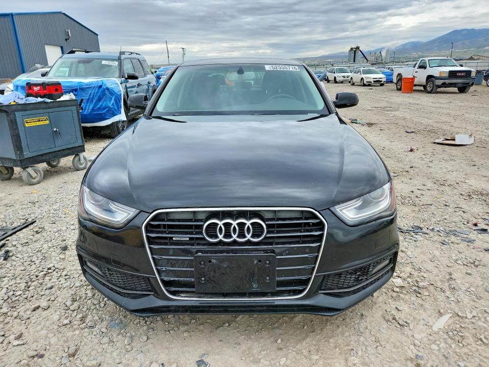 52555716 :رقم المزاد ، WAUFFAFL7FN012915 vin ، 2015 Audi A4 مزاد بيع