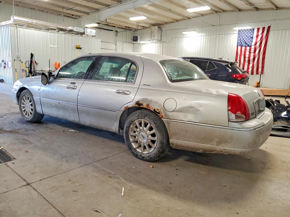 52330506 :رقم المزاد ، 1LNHM81V87Y638830 vin ، 2007 Lincoln Town Car مزاد بيع