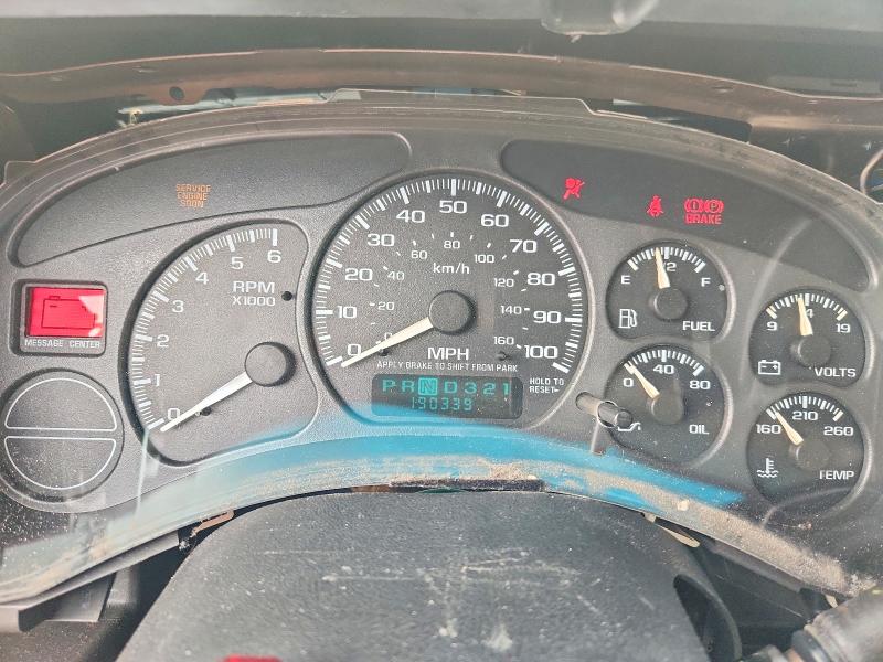 2001 Chevrolet Suburban მანქანა იყიდება აუქციონზე, vin: 3GNFK16T91G272191, აუქციონის ნომერი: 53072256