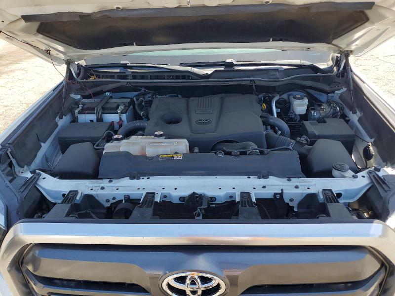 Продажа на аукционе авто 2022 Toyota Tundra, vin: 5TFJA5BC3NX001048, номер лота: 53648176