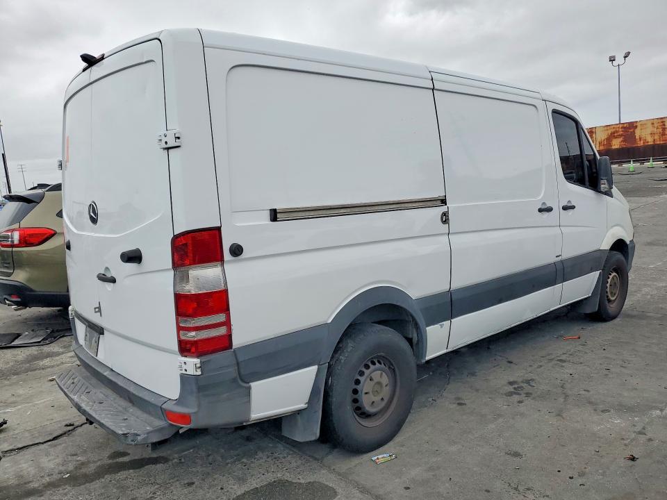 53546096 :رقم المزاد ، WD3PE7DC7FP149285 vin ، 2015 Mercedes-benz Sprinter مزاد بيع