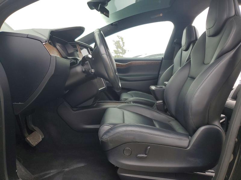55186246 :رقم المزاد ، 5YJXCDE27JF138418 vin ، 2018 Tesla Model X مزاد بيع