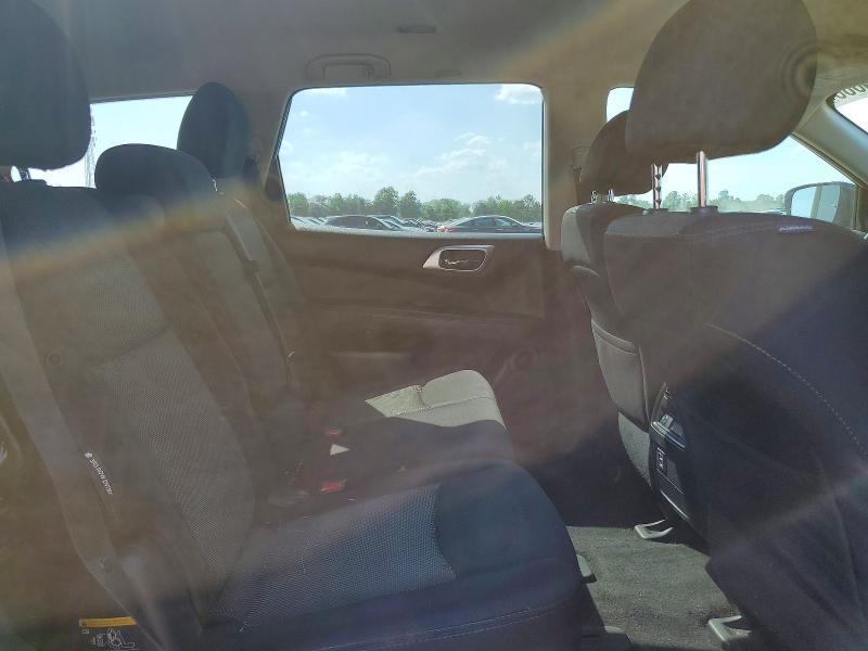 53734666 :رقم المزاد ، 5N1DR2MM5JC640474 vin ، 2018 Nissan Pathfinder مزاد بيع