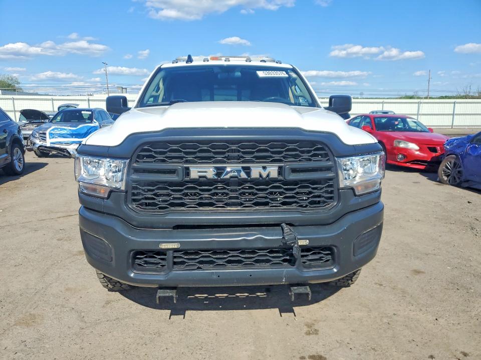 53033576 :رقم المزاد ، 3C6UR5CJ2LG229330 vin ، 2020 Ram 2500 مزاد بيع