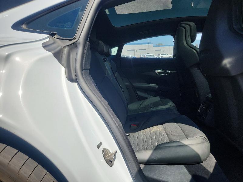 54661596 :رقم المزاد ، WAUEJBFW2N7004895 vin ، 2022 Audi E-tron Gt مزاد بيع