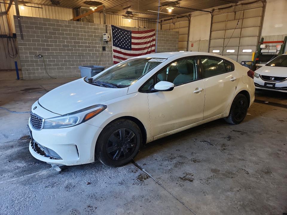 2017 Kia Forte მანქანა იყიდება აუქციონზე, vin: 3KPFK4A71HE047435, აუქციონის ნომერი: 53394046