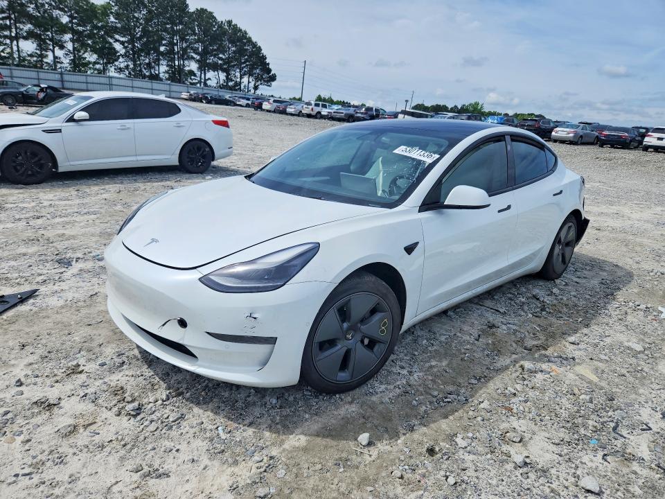 53011336 :رقم المزاد ، 5YJ3E1EA0NF111002 vin ، 2022 Tesla Model 3 مزاد بيع