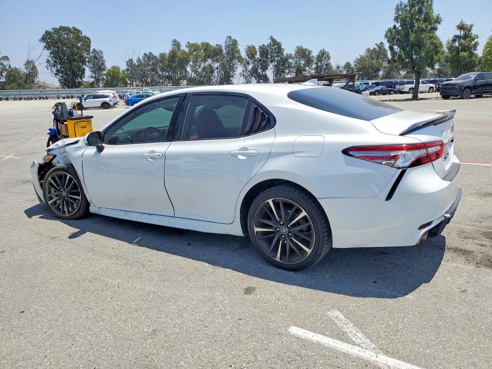 53449876 :رقم المزاد ، 4T1B61HK5KU722011 vin ، 2019 Toyota Camry مزاد بيع
