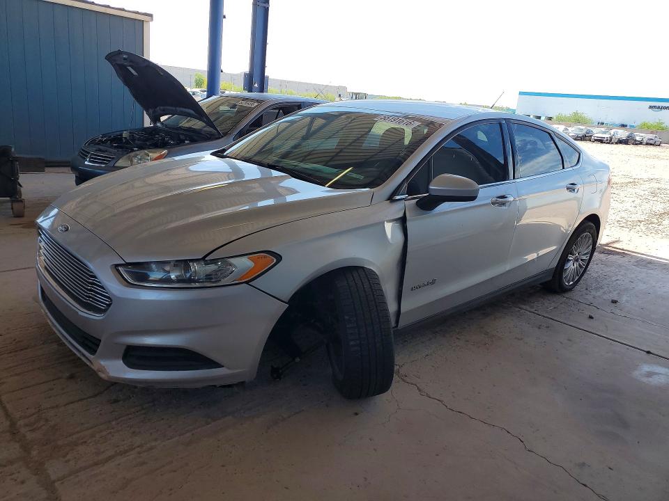 55191616 :رقم المزاد ، 3FA6P0UU3GR356753 vin ، 2016 Ford Fusion مزاد بيع