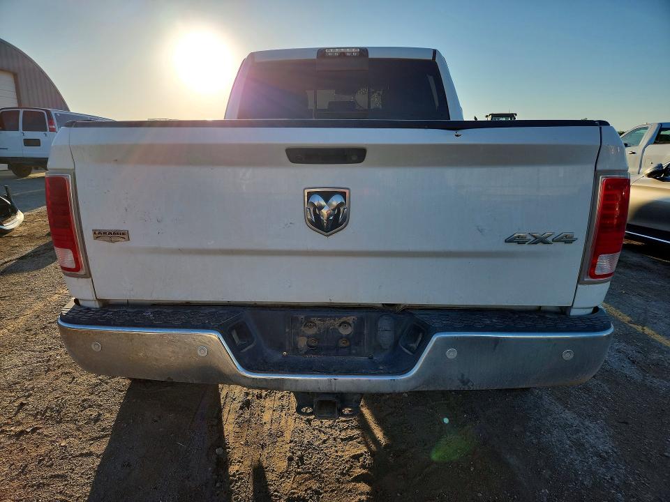 52179546 :رقم المزاد ، 3C6UR5FJ2JG106930 vin ، 2018 Ram 2500 مزاد بيع
