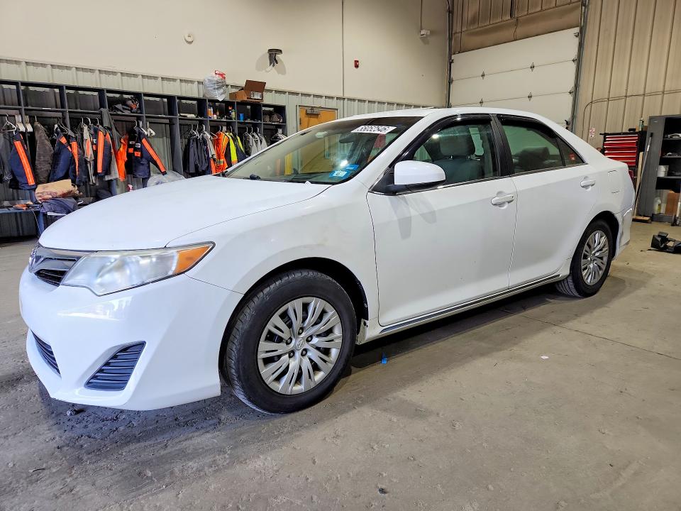 55052546 :رقم المزاد ، 4T4BF1FK8ER368630 vin ، 2014 Toyota Camry مزاد بيع