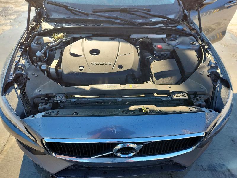 51910516 :رقم المزاد ، 7JR102FK4MG096576 vin ، 2021 Volvo S60 مزاد بيع