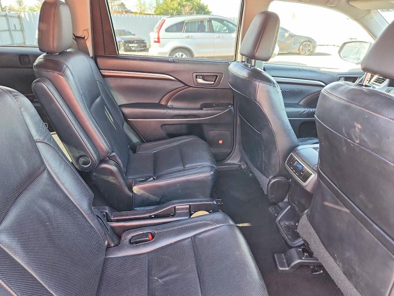 Продажа на аукционе авто 2015 Toyota Highlander, vin: 5TDDKRFH7FS072168, номер лота: 51984496