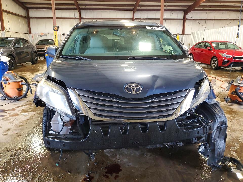 2017 Toyota Sienna მანქანა იყიდება აუქციონზე, vin: 5TDDZ3DC8HS180317, აუქციონის ნომერი: 52737006