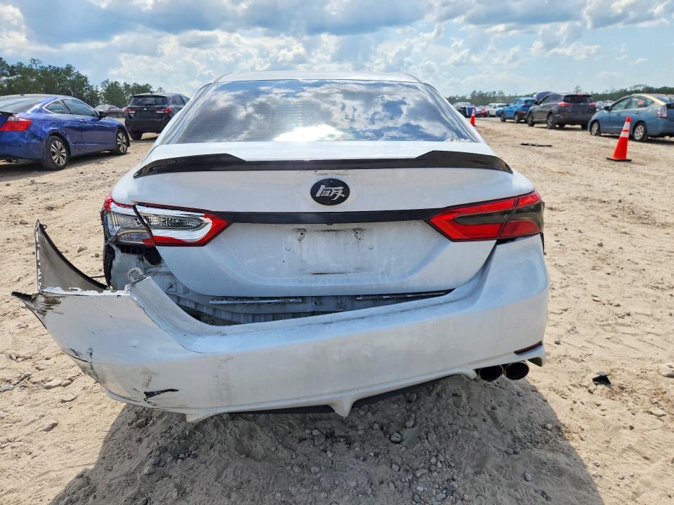 54394046 :رقم المزاد ، 4T1B11HKXJU535344 vin ، 2018 Toyota Camry مزاد بيع