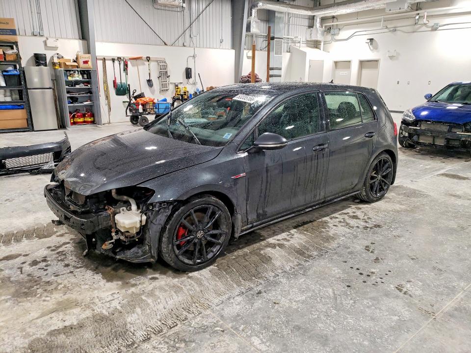 53335166 :رقم المزاد ، 3VW5T7AU5FM017726 vin ، 2015 Volkswagen Gti مزاد بيع