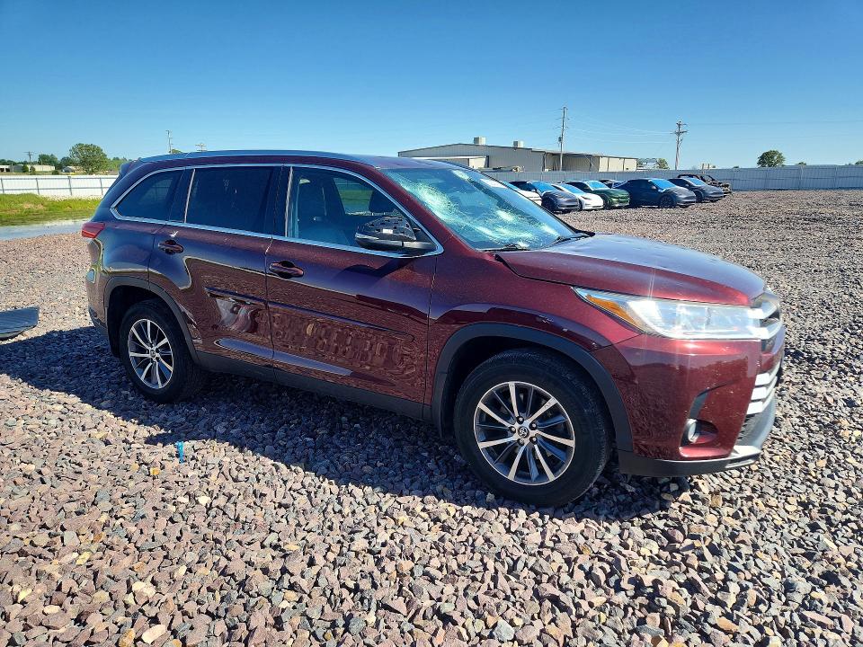 53000726 :رقم المزاد ، 5TDJZRFH1KS953151 vin ، 2019 Toyota Highlander مزاد بيع