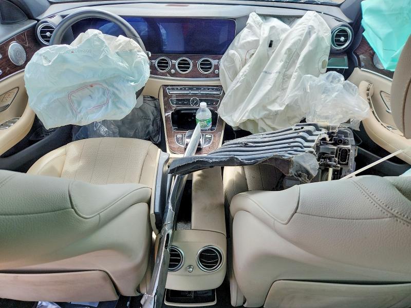 55330836 :رقم المزاد ، WDDZF6JB5LA745310 vin ، 2020 Mercedes-benz E مزاد بيع