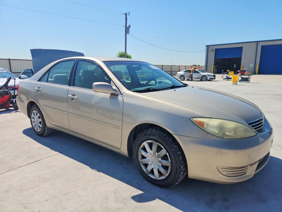 53628856 :رقم المزاد ، 4T1BE30K45U053308 vin ، 2005 Toyota Camry مزاد بيع