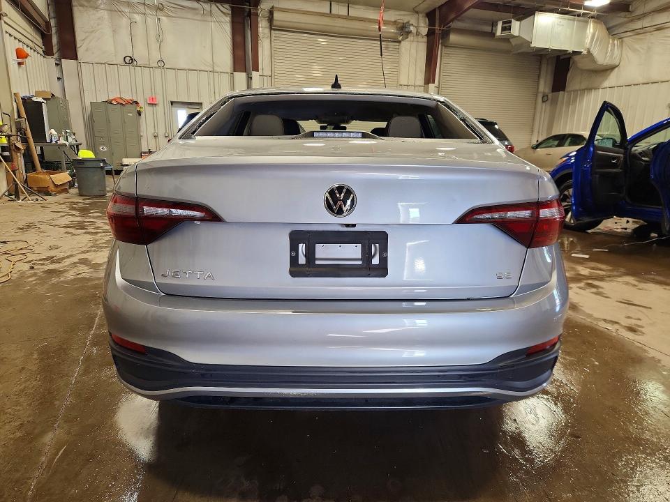 53061036 :رقم المزاد ، 3VWEM7BU8NM013244 vin ، 2022 Volkswagen Jetta مزاد بيع