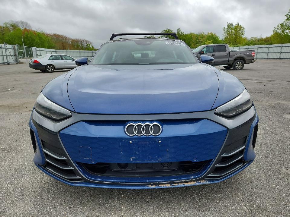 2024 Audi E-tron Gt მანქანა იყიდება აუქციონზე, vin: WAUFJBFW9R7002555, აუქციონის ნომერი: 53503686