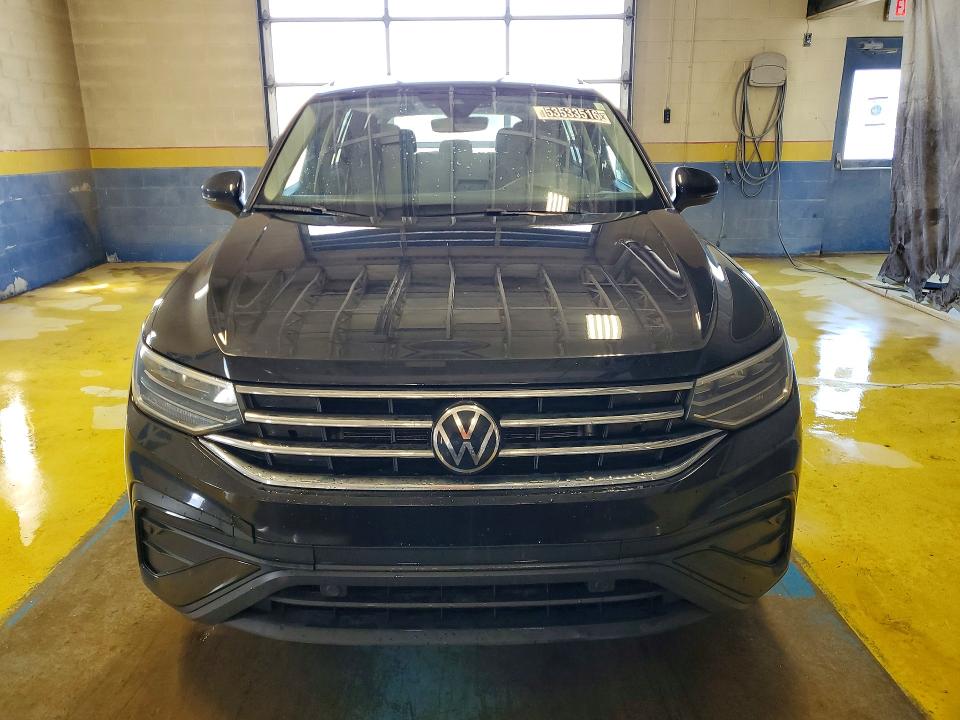 Продажа на аукционе авто 2023 Volkswagen Tiguan, vin: 3VV2B7AX9PM053375, номер лота: 53533516