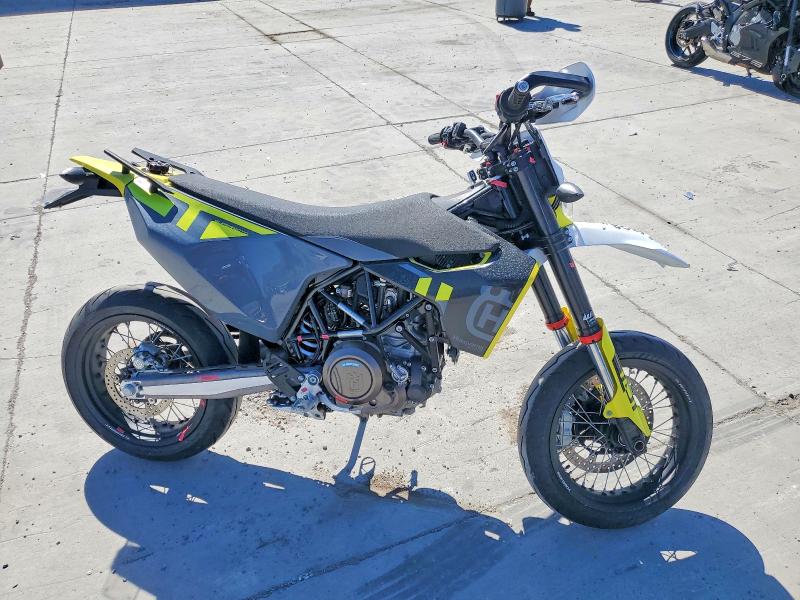 Продаж на аукціоні авто 2024 Husqvarna Supermoto 701, vin: VBKUSV407RM765245, номер лоту: 54704036