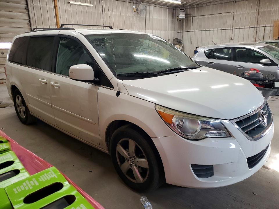 2011 Volkswagen Routan მანქანა იყიდება აუქციონზე, vin: 2V4RW5DG0BR747672, აუქციონის ნომერი: 54039356