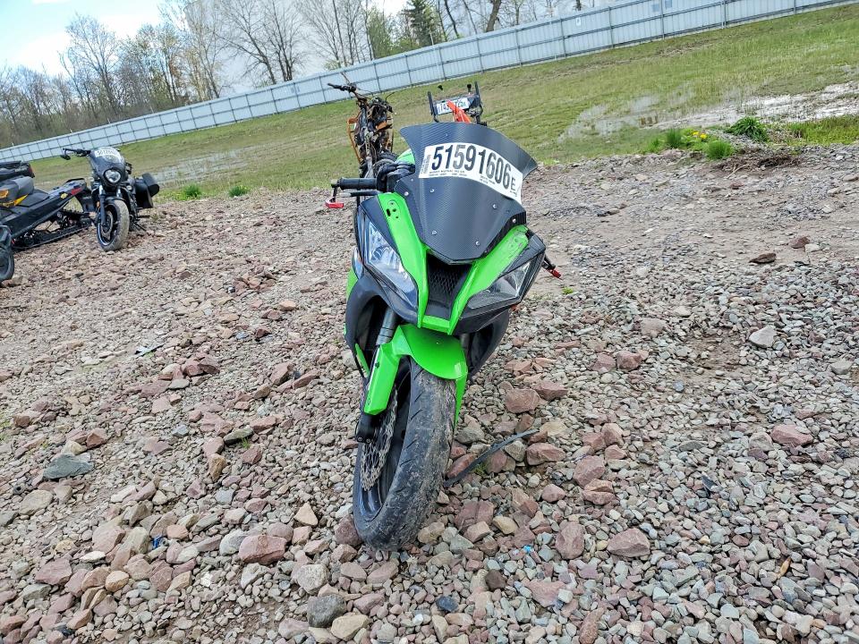 51591606 :رقم المزاد ، JKAZXCJ13CA012938 vin ، 2012 Kawasaki Zx1000 مزاد بيع