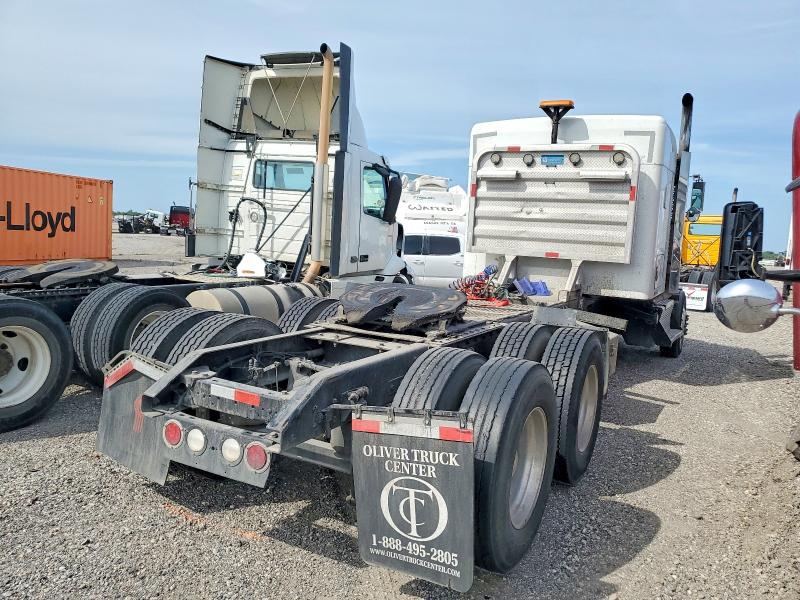 53061266 :رقم المزاد ، 1XKDDP8X2EJ411261 vin ، 2014 Kenworth T800 مزاد بيع