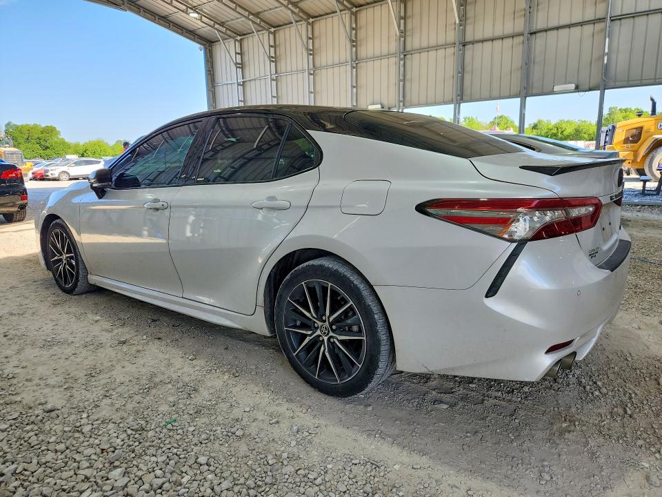 53199716 :رقم المزاد ، 4T1B61HK8JU051769 vin ، 2018 Toyota Camry مزاد بيع