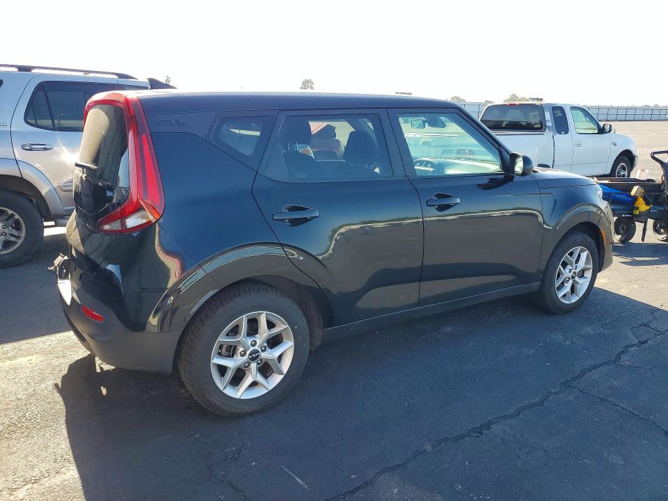 51707056 :رقم المزاد ، KNDJ23AU4N7176226 vin ، 2022 Kia Soul مزاد بيع