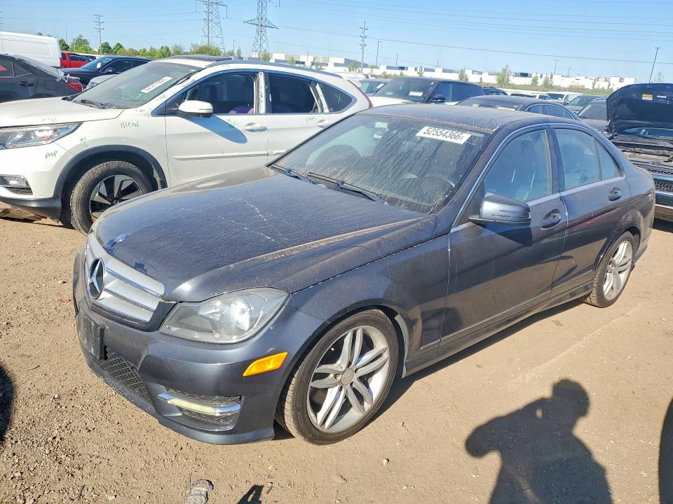 2013 Mercedes-benz C მანქანა იყიდება აუქციონზე, vin: WDDGF8AB3DR273209, აუქციონის ნომერი: 52554366