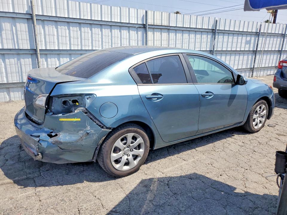54023796 :رقم المزاد ، JM1BL1UG4B1461809 vin ، 2011 Mazda 3 مزاد بيع