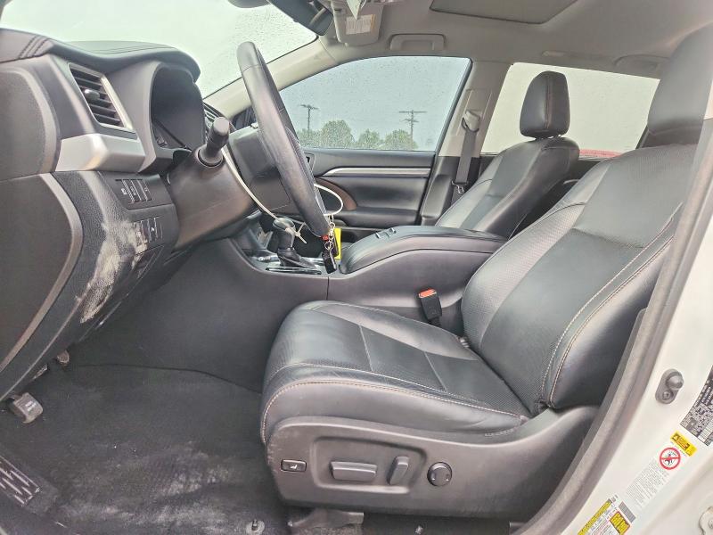 53960576 :رقم المزاد ، 5TDDZRFHXJS821923 vin ، 2018 Toyota Highlander مزاد بيع