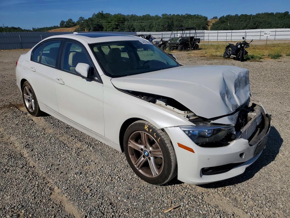 54527866 :رقم المزاد ، WBA3B1C52DF462872 vin ، 2013 Bmw 320 مزاد بيع
