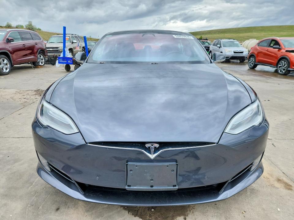 55053836 :رقم المزاد ، 5YJSA1E23HF188967 vin ، 2017 Tesla Model S مزاد بيع