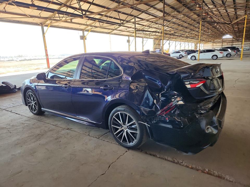 54651116 :رقم المزاد ، 4T1S11AK0MU613886 vin ، 2021 Toyota Camry مزاد بيع