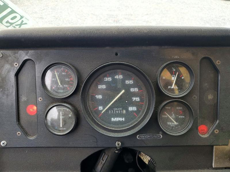 53539216 :رقم المزاد ، 4UZA4FF41YCF81362 vin ، 2000 Freightliner Mt45 Chassis مزاد بيع