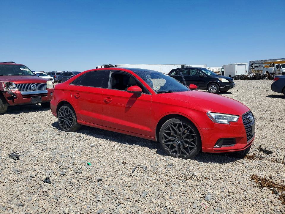 Продаж на аукціоні авто 2018 Audi A3, vin: WAUB8GFF2J1041731, номер лоту: 52360356