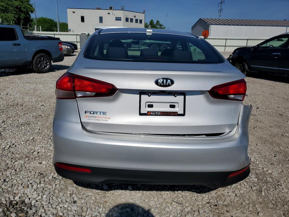55576316 :رقم المزاد ، 3KPFL4A73JE184458 vin ، 2018 Kia Forte مزاد بيع