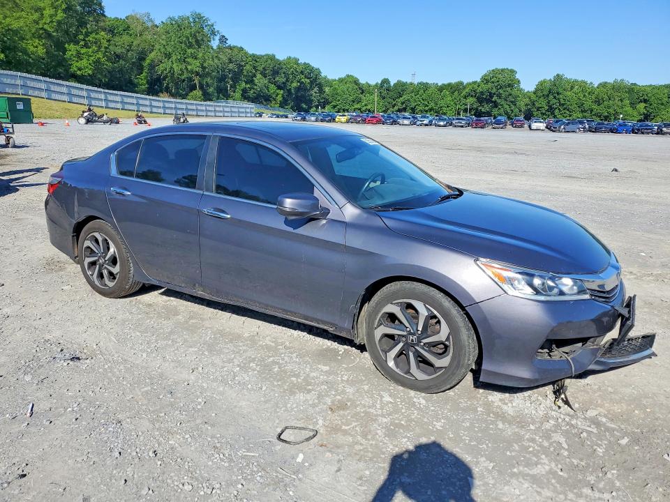 Продажа на аукционе авто 2017 Honda Accord, vin: 1HGCR2F88HA067643, номер лота: 52659706