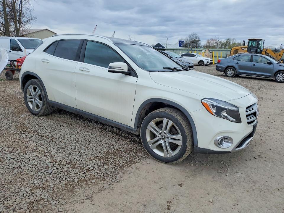 52078626 :رقم المزاد ، WDCTG4GB1JJ470549 vin ، 2018 Mercedes-benz Gla مزاد بيع